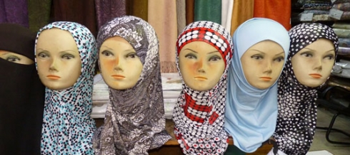 Кремль уклонился от участия в дискуссии по поводу ношения хиджабов в школах