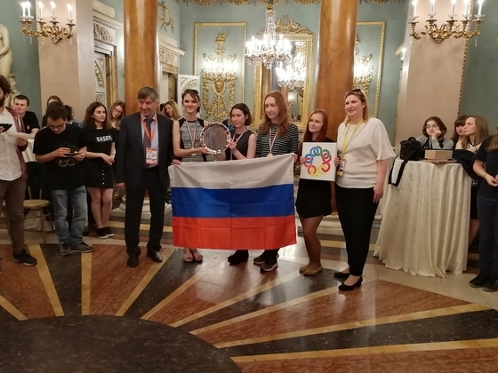Школьницы из России выиграли Европейскую математическую олимпиаду