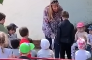 Заведующая краснодарским детским садом заставляла ребенка целовать землю, потому что он «не любит Россию»