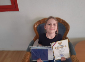 Младший брат Алисы Тепляковой окончил школу в восемь лет