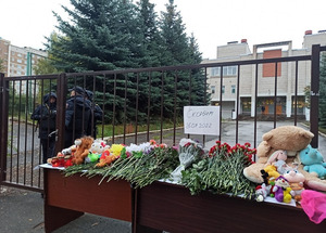 Три учителя погибли при стрельбе в школе в Ижевске