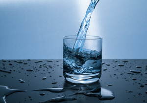 Школам напомнили об обязанности обеспечивать детей питьевой водой 
