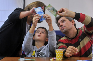 Большинство родителей в России не против, чтобы дети начинали зарабатывать деньги уже в школе 