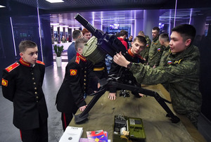 В школах Сахалина стартовал курс начальной военной подготовки