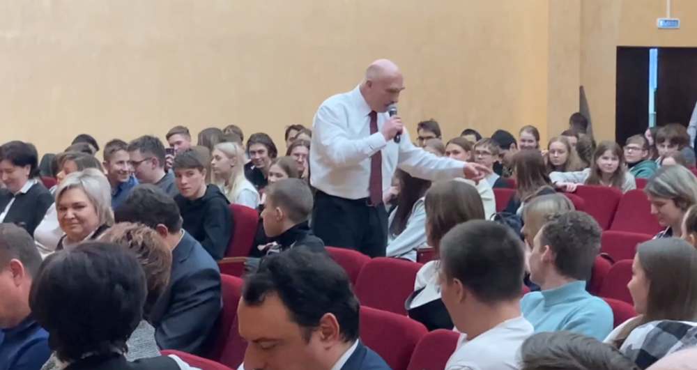 Рязанский депутат сообщил школьникам, что некоторые из них скоро ...